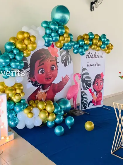 A full view of the Moana birthday decor, perfect for a vibrant, tropical party.