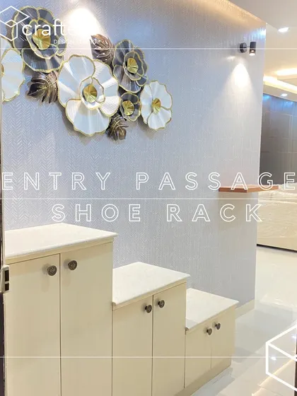 A smart and stylish entryway solution. This stepped shoe rack provides seating for putting on shoes while offering ample concealed storage, keeping the entrance neat and organized.