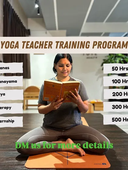 A clear overview of our Yoga Teacher Training Program, detailing the course modules from Asanas to Internship, and the different hour-based certifications available.