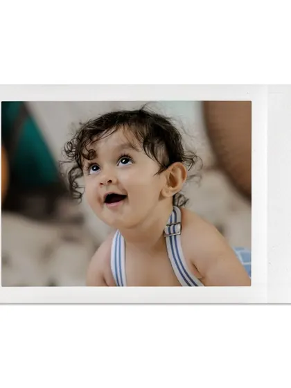 The look of pure innocence and wonder. Sitter sessions are perfect for capturing your baby's budding personality as they explore the world around them.
