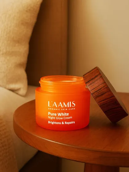 Your nighttime routine is just as important. The L'AAMIS 'Pure White' Night Glow Cream works to repair and brighten your skin overnight, so you wake up looking refreshed.