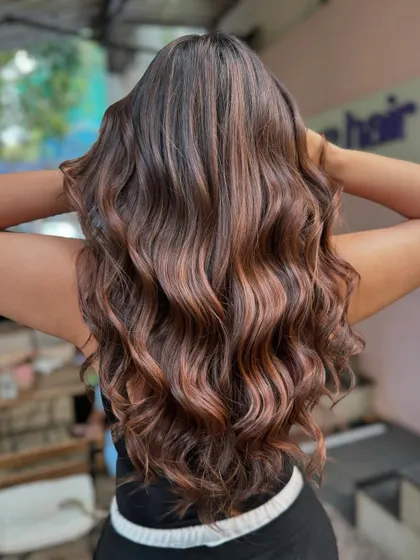 Channeling her inner brunette goddess with this non-bleach color, perfect for her wedding. The tones are so rich and warm. (No filter)