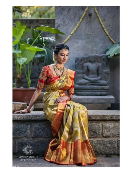 Ritika, who was born and brought up in the USA, had a clear vision for her wedding look. We created a natural, clean base that let her beautiful skin shine, paired with traditional South Indian styling.