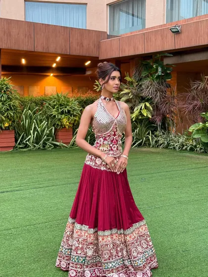 A full view of the modern chaniya choli. The makeup is designed to be visible and beautiful even from a distance.
