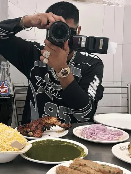 The famous music producer Steel Banglez capturing his meal. When artists visit, we know we are doing something right.