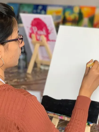 A painter starting her aurora masterpiece. The first strokes of color on a blank canvas are always so exciting.