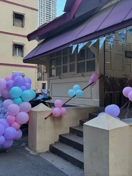 The entrance decor for the mermaid party, showing how I carry the theme throughout the entire venue, starting from the moment guests arrive.
