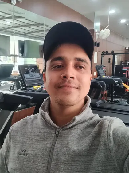 Another gym selfie.