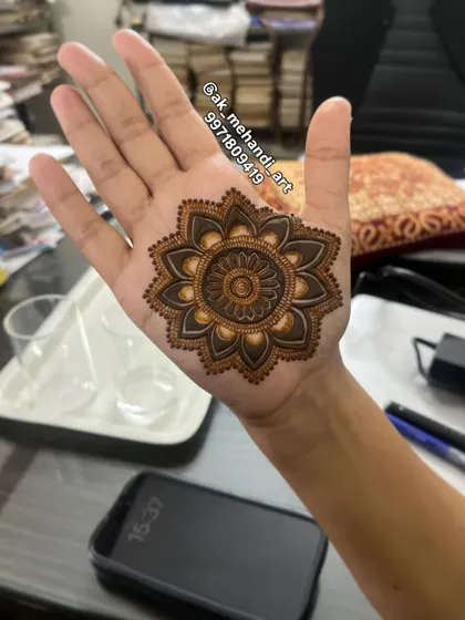 A minimalist floral mandala, perfect for a small party or a festival like Diwali.
