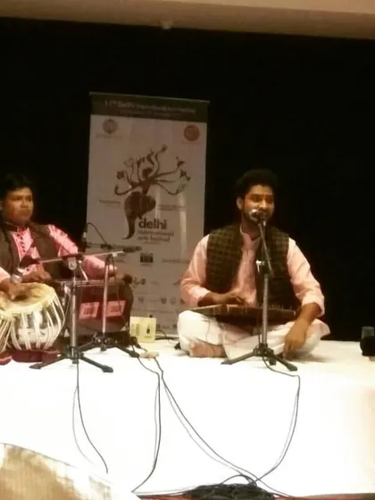 On stage at the Delhi International Arts Festival (DIAF) in 2017. I am performing as part of a classical quartet, accompanying a vocalist along with sarangi and dholak players.
