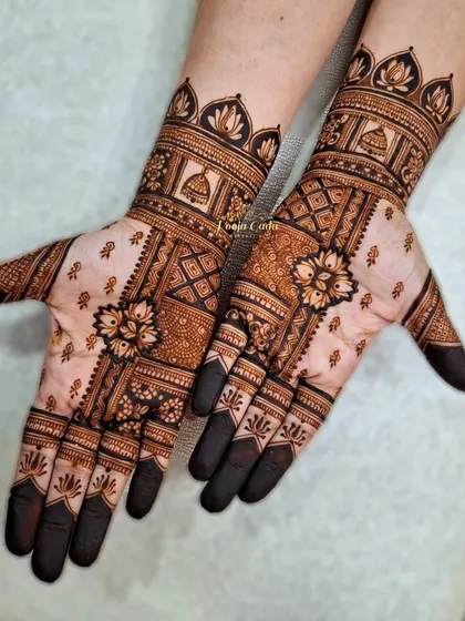 The front view of a geometric siders design. This pattern uses clean lines, checkerboard fills, and floral accents to create a modern yet intricate look.