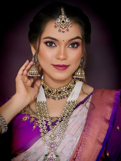 A flawless muhurtham look demonstrated in a professional makeup class using my purple Victorian set. The jewellery provides a perfect finishing touch to the soft glam makeup.