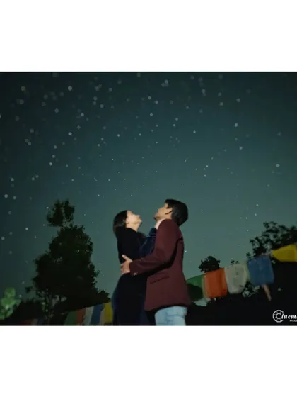 A magical night shoot under a sky full of stars. This kind of shot requires careful planning and a bit of luck, but the result is a truly unforgettable and epic portrait that speaks of a love as vast as the universe.