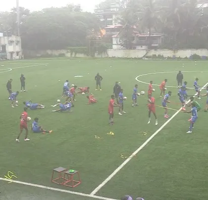 On-field S&C work with the FC Goa reserves during pre-season. This session included a chaotic activation drill and injury prevention work fokus on force absorption and core strength.