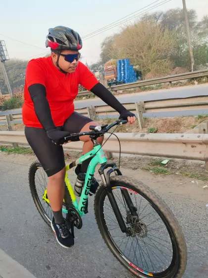 A rider in action during our 50km group ride to Shiv Murthy. The focus and determination are clear, even on an easy spin.