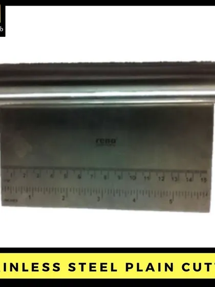 This stainless steel plain cutter is perfect for slicing soap loaves or trimming wax blocks. The built-in ruler helps you make straight, even cuts every time for a uniform batch of products.