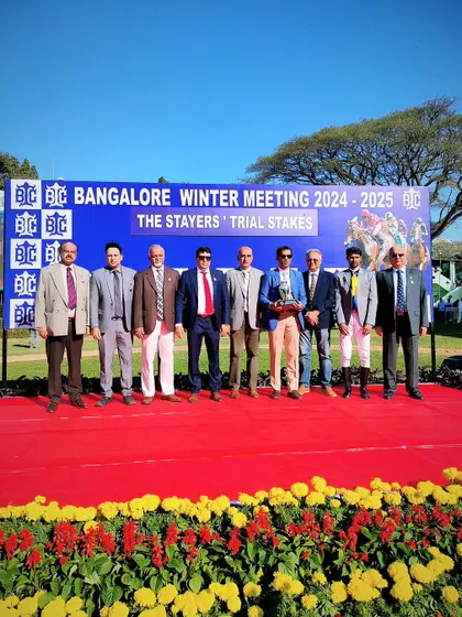 The winning team of Queen of Kings at the presentation ceremony.