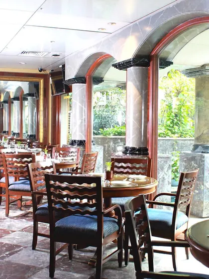 Escape the ordinary and savour extraordinary flavours at Garden Court. Come experience culinary bliss with us today.