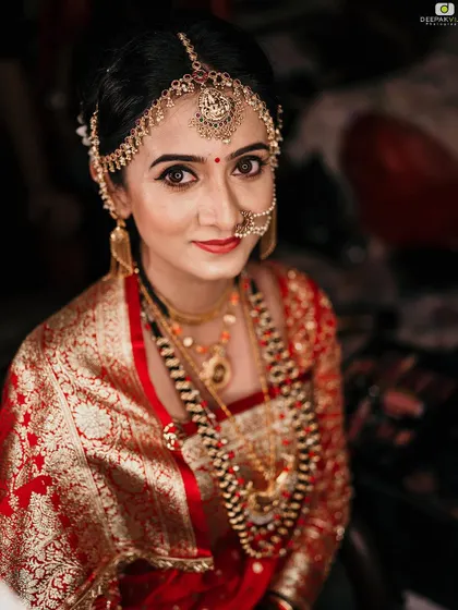 A full view of the bridal jewellery I chose. You can rent these exact pieces or find something similar in my collection.