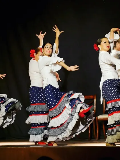 A throwback to a wonderful Flamenco stage performance with my teacher Paola Santa Cruz and her group. This expressive and powerful dance form is something I love to teach and share with my students.