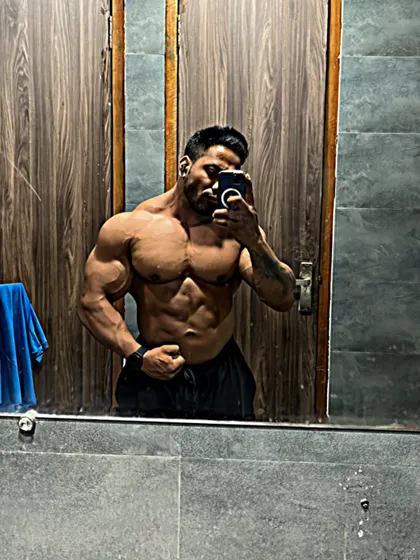 A mirror selfie showing my progress.