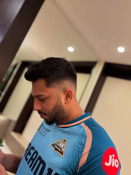 A close-up of Shahrukh Khan's fade.