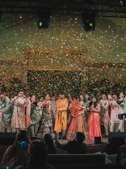A grand finale is all about that 'Hum Saath Saath Hain' feeling. We love bringing both families together on stage for a massive celebration, complete with confetti blasts, to end the night on an absolute high.