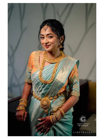 Another lovely portrait of Harshitha. Her skin looks flawless and radiant, a result of the skin prep and foundation techniques I teach in my course.