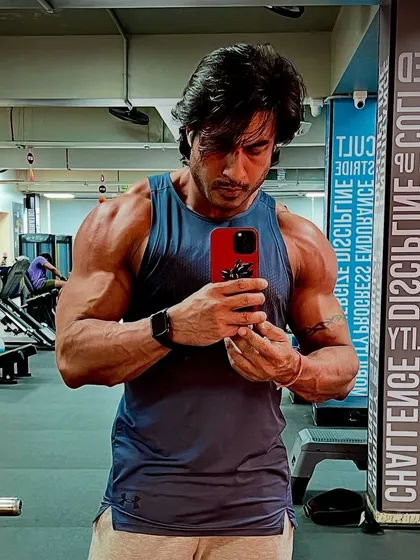 A physique is nothing without the mindset to build it. This selfie shows the physical result of an unshakable mindset that goes to war against its own limitations.