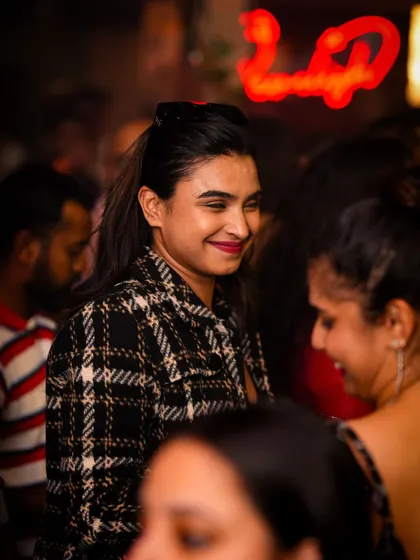 A happy face in the crowd, enjoying the new tunes I've lined up.