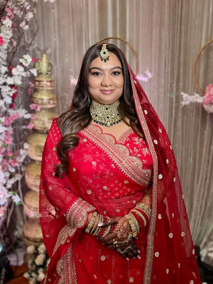 The bride is ready for her big moment. This look is all about creating a radiant glow that looks like it’s coming from within.