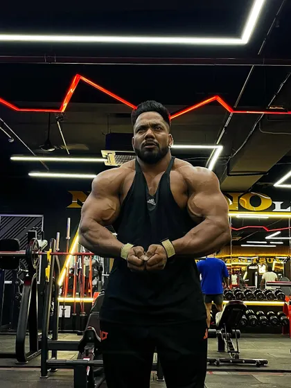 A most muscular pose. Success is built with daily habits.