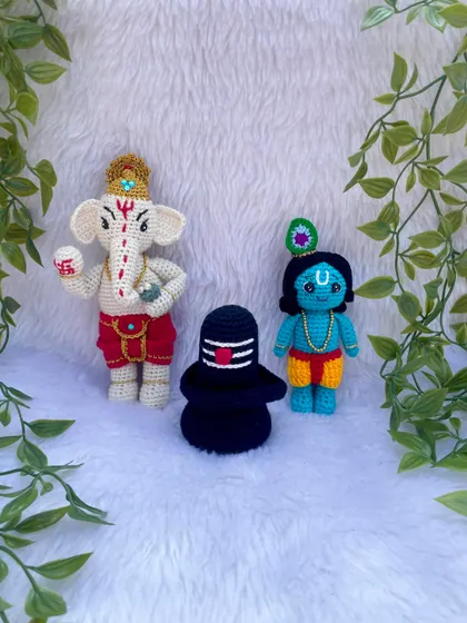 This video shows a beautiful set of divine dolls I made for a birthday gift: Lord Ganesh, a Shivalinga, and my bestseller, little Krishna. It fills my heart with joy to create something so full of blessings.