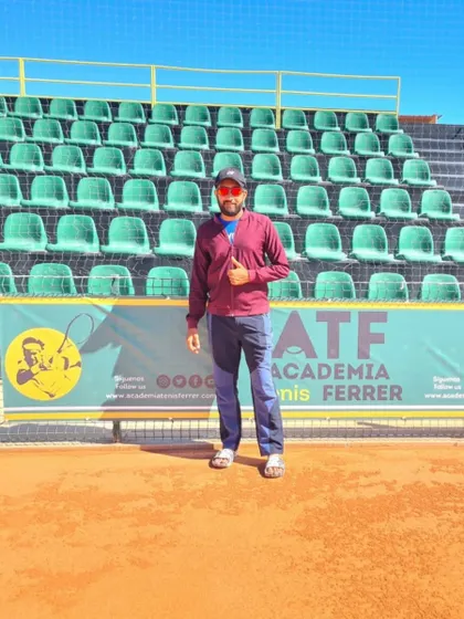 Our coach at the ATF Academia Tennis Ferrer. We continuously seek knowledge from the best in the world to bring cutting-edge coaching techniques back to our own players.