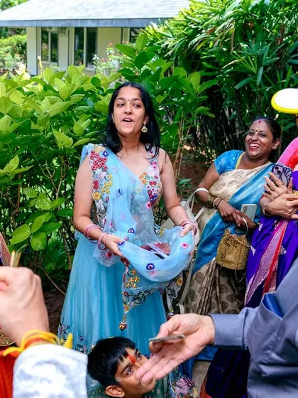 Documenting the blessings and conversations that are a key part of any cultural celebration. These are the memories that families cherish.