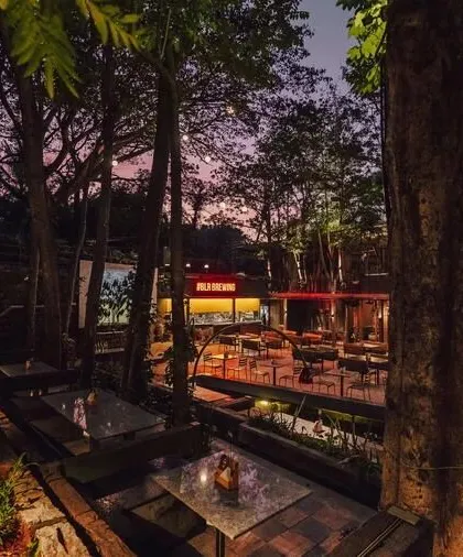 Our brewpub and restaurant spaces can be set up for large events with live food counters, offering a wide variety of unlimited food and drinks.