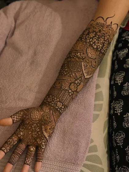 A full view of the engagement bridal henna, showcasing the intricate and flowing design.