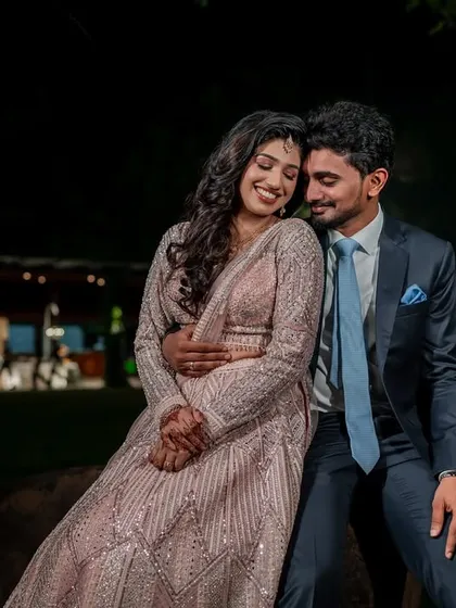An intimate dance at the reception. We focus on capturing the connection between the couple, creating romantic and elegant photos of their evening celebration.