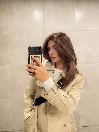 Another mirror selfie, because a good trench coat deserves it.
