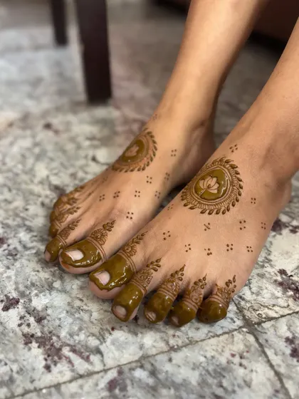 Another angle of the simple and beautiful lotus mandala design for the feet.