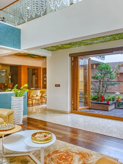 A duplicate of the living room and courtyard image.