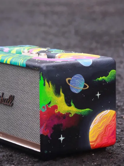 Another detail shot of the custom speaker. The colors are so bright and trippy.