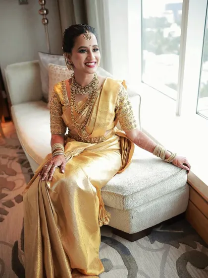 A relaxed and happy portrait. The makeup feels light and comfortable, allowing the bride to enjoy her day without feeling weighed down.