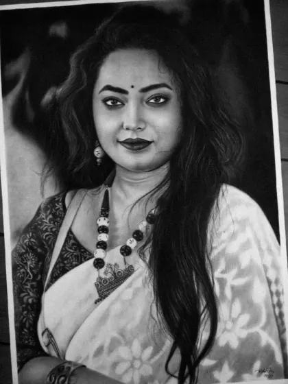 A finished commission piece. I focused on capturing the texture of her hair and the details of her traditional jewelry.