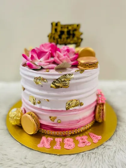 Another view of the lovely pink lotus and macaron cake.