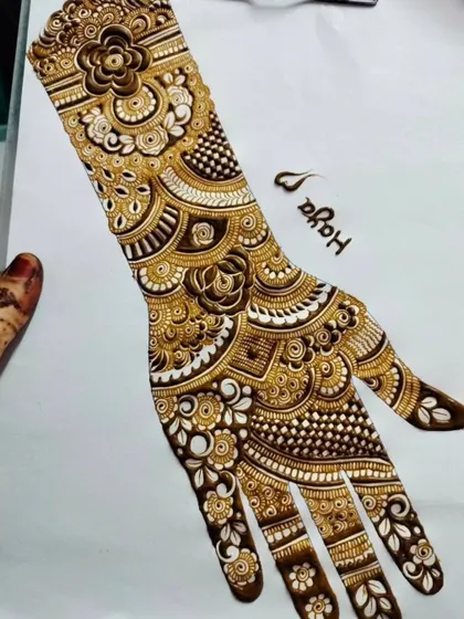 Another beautiful and complex design created for my master class. This piece combines geometric bands with flowing, organic patterns.