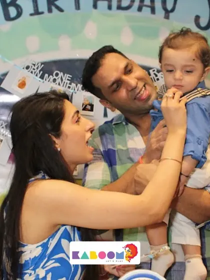 A sweet family moment during a birthday celebration. Our goal is to create a happy and memorable atmosphere for everyone.