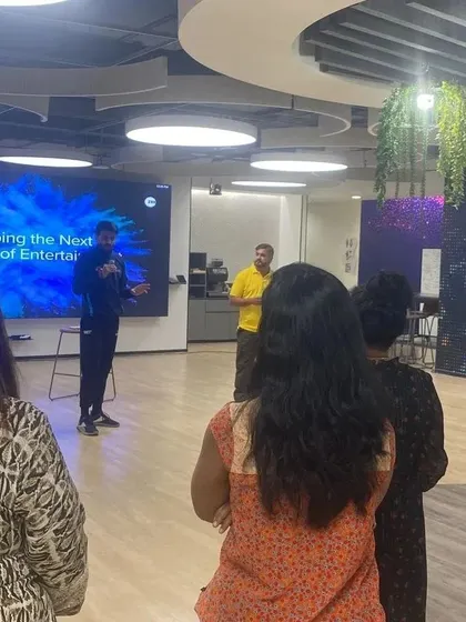 An interactive session where we discuss situational awareness, a key component of self-defense. I teach participants how to spot trouble before it starts, giving them the confidence to navigate any environment.