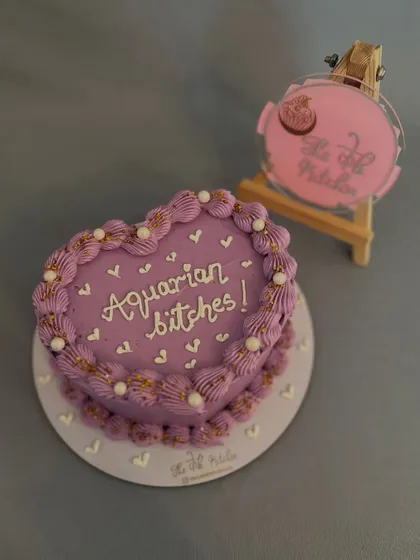 A fun and cheeky heart-shaped cake for a group of friends. I can customize the message on these minimalist cakes to match any inside joke or occasion.