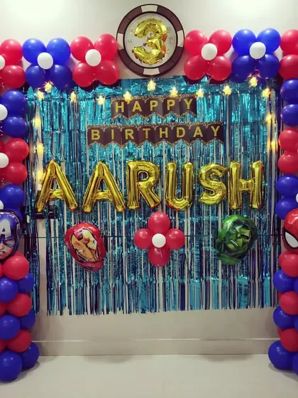 A full view of the Avengers theme balloon frame, perfect for photo opportunities.